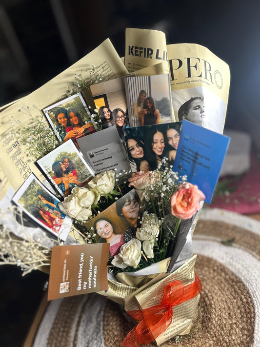 Polaroid Bouquet – Flowers & Memories in One