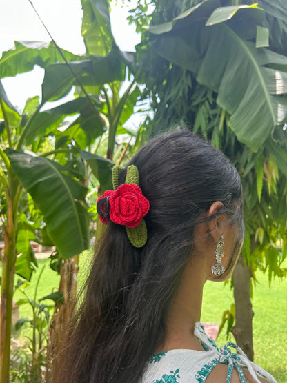 Gulabo Saaz (rose caw clip)