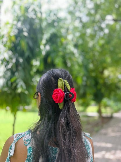 Gulabo Saaz (rose caw clip)