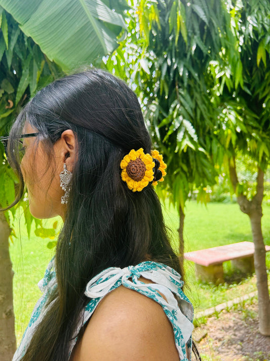 Surajmukhi -Saaz (sunflower claw clip)