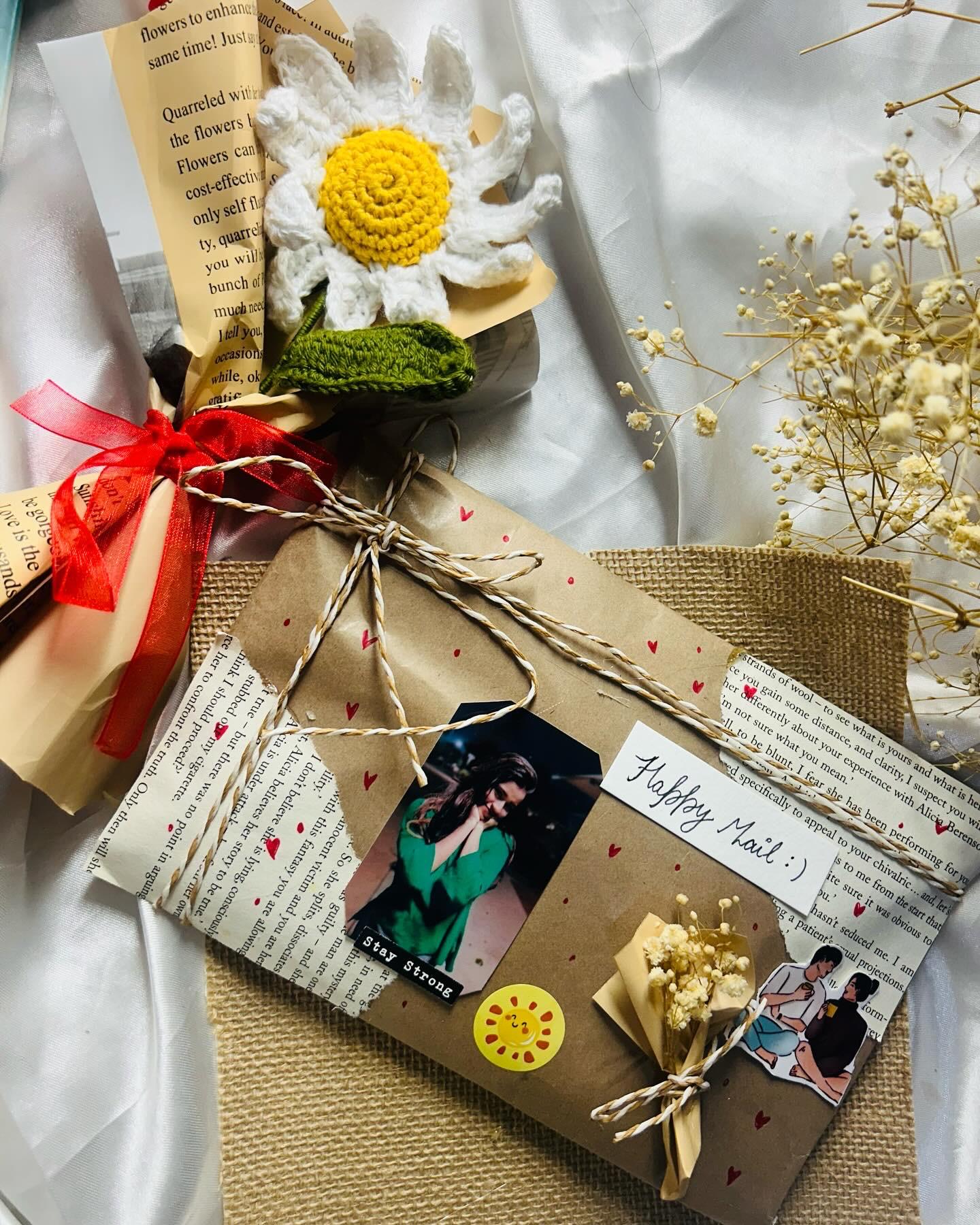 " LOVE BLOOMS" - Crochet Daisy & handwritten letter set